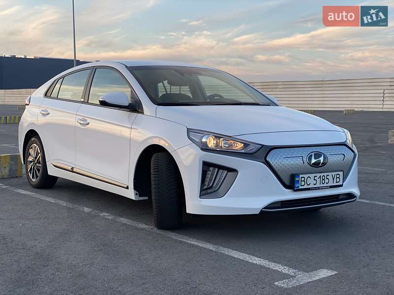 Лифтбек Hyundai Ioniq 2021 в Львове