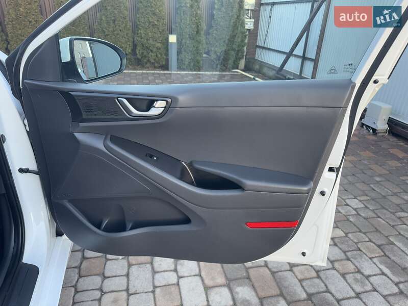 Ліфтбек Hyundai Ioniq 2019 в Чернівцях