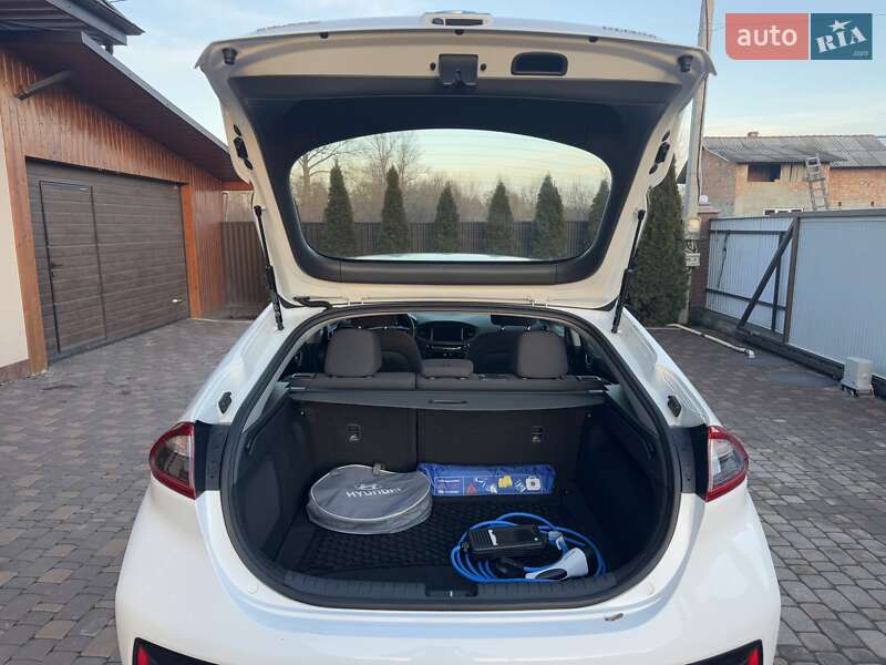 Ліфтбек Hyundai Ioniq 2019 в Чернівцях