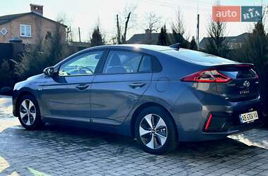 Хетчбек Hyundai Ioniq 2019 в 