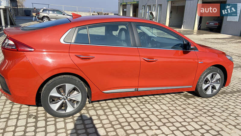 Хетчбек Hyundai Ioniq 2018 в Кам'янець-Подільському