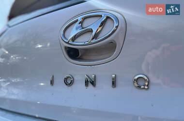 Лифтбек Hyundai Ioniq 2021 в 