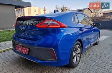 Хэтчбек Hyundai Ioniq 2017 в 