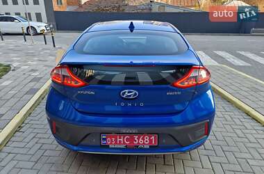 Хэтчбек Hyundai Ioniq 2017 в 