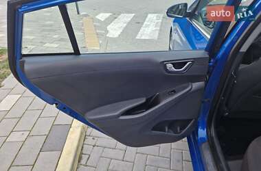 Хэтчбек Hyundai Ioniq 2017 в 