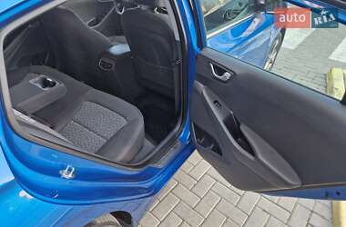Хэтчбек Hyundai Ioniq 2017 в 