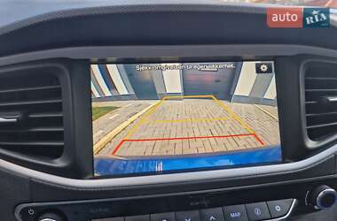 Хэтчбек Hyundai Ioniq 2017 в 