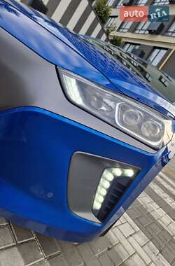 Хэтчбек Hyundai Ioniq 2017 в 
