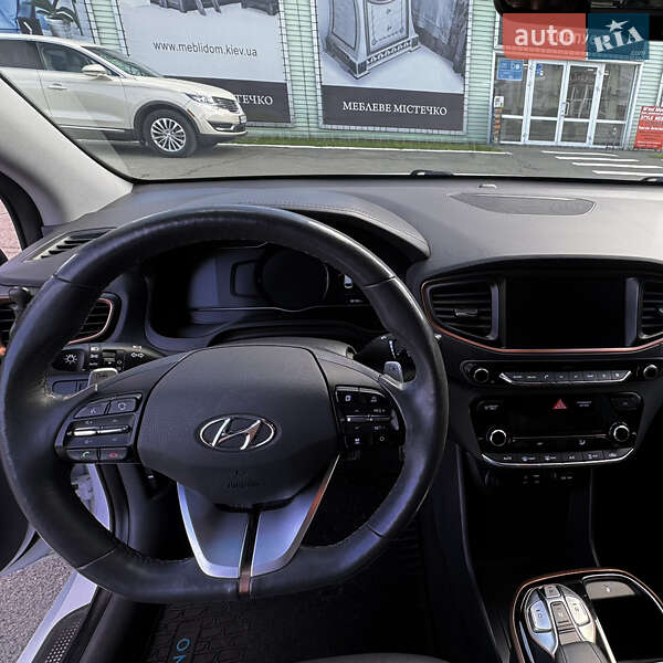 Хэтчбек Hyundai Ioniq 2017 в Киеве