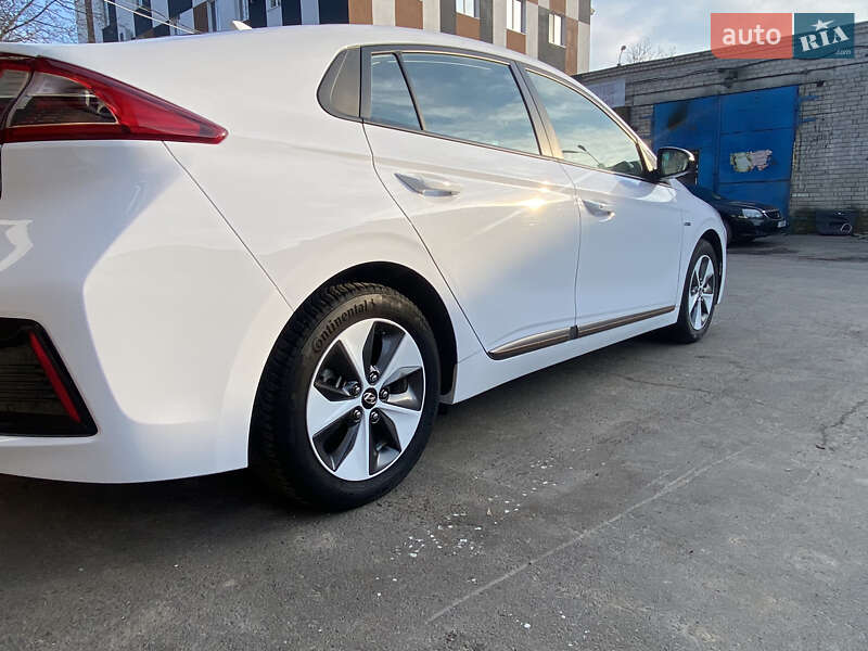 Хетчбек Hyundai Ioniq 2018 в Рівному