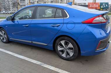 Хетчбек Hyundai Ioniq 2017 в 