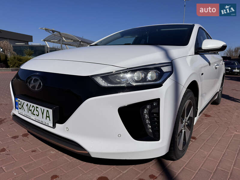 Хетчбек Hyundai Ioniq 2018 в 