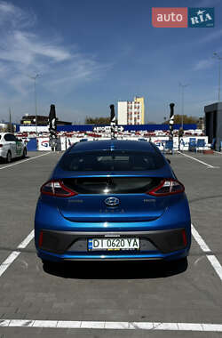 Хэтчбек Hyundai Ioniq 2017 в 