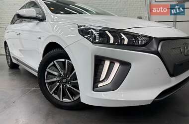 Хэтчбек Hyundai Ioniq 2019 в 