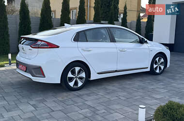 Хетчбек Hyundai Ioniq 2018 в 