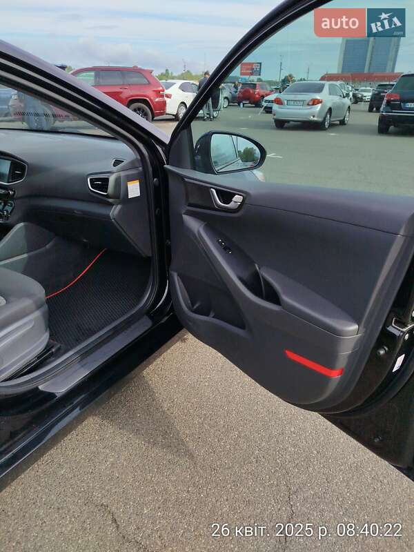 Хэтчбек Hyundai Ioniq 2018 в Обухове