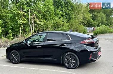 Хэтчбек Hyundai Ioniq 2016 в 