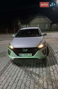 Хэтчбек Hyundai Ioniq 2019 в 