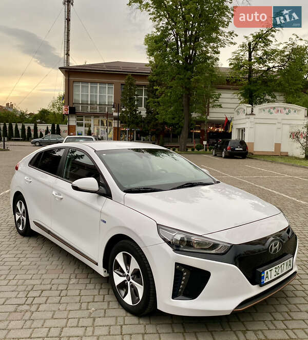 Хетчбек Hyundai Ioniq 2018 в 