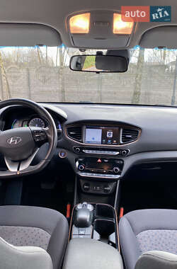 Хетчбек Hyundai Ioniq 2018 в 