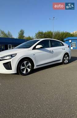 Хетчбек Hyundai Ioniq 2018 в 