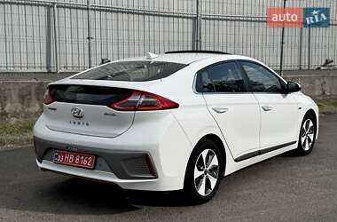 Хэтчбек Hyundai Ioniq 2018 в 