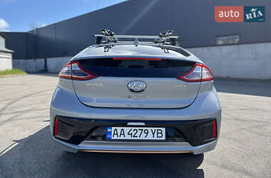 Хэтчбек Hyundai Ioniq 2018 в 