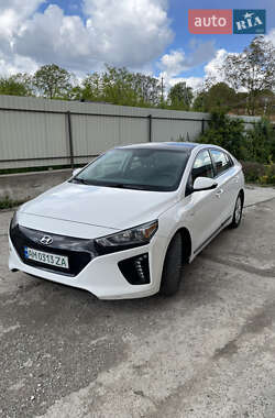 Хэтчбек Hyundai Ioniq 2017 в 