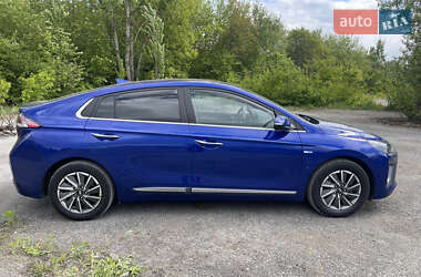 Лифтбек Hyundai Ioniq 2020 в 