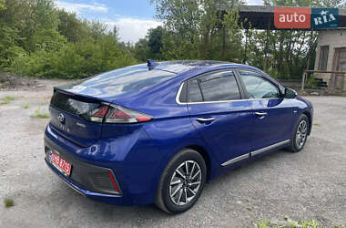 Лифтбек Hyundai Ioniq 2020 в 