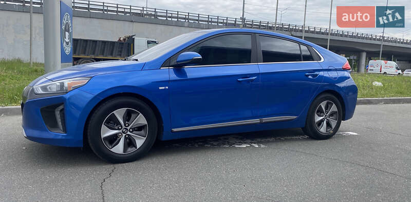 Хэтчбек Hyundai Ioniq 2018 в Киеве