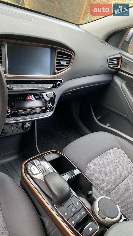Хэтчбек Hyundai Ioniq 2018 в Ковеле фото 24 Хэтчбек Hyundai Ioniq 2018 в Ковеле