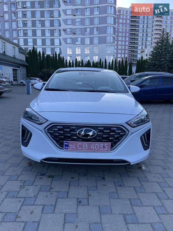 Лифтбек Hyundai Ioniq 2020 в 