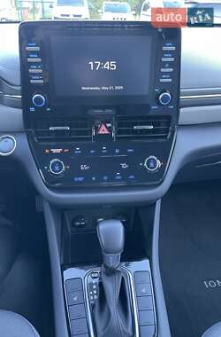 Лифтбек Hyundai Ioniq 2020 в 