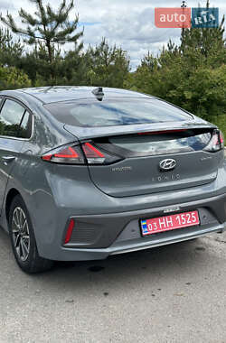 Ліфтбек Hyundai Ioniq 2019 в 