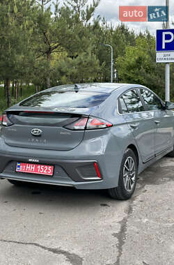 Ліфтбек Hyundai Ioniq 2019 в 