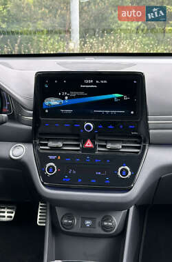 Ліфтбек Hyundai Ioniq 2019 в 