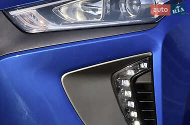 Хэтчбек Hyundai Ioniq 2016 в 
