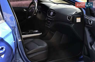 Хэтчбек Hyundai Ioniq 2016 в 
