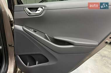 Хэтчбек Hyundai Ioniq 2019 в 