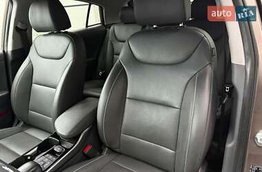 Хэтчбек Hyundai Ioniq 2019 в 