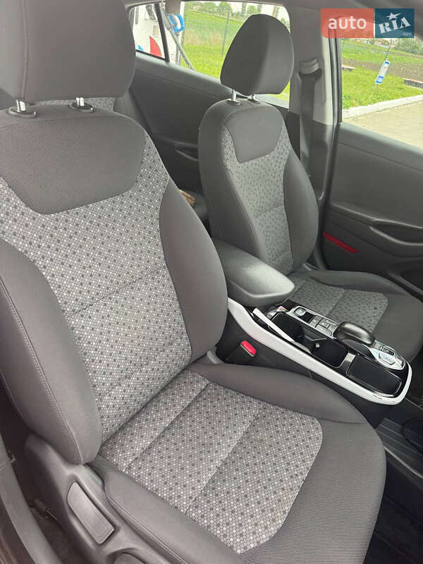 Хэтчбек Hyundai Ioniq 2017 в Черкассах фото 7 Хэтчбек Hyundai Ioniq 2017 в Черкассах