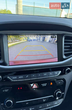 Хэтчбек Hyundai Ioniq 2018 в 