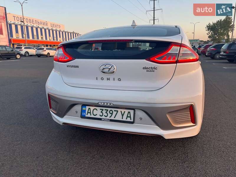 Хетчбек Hyundai Ioniq 2017 в Луцьку