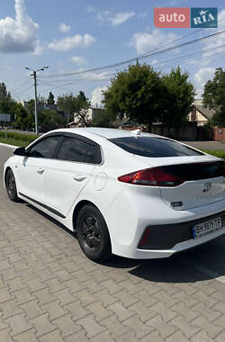 Лифтбек Hyundai Ioniq 2019 в 