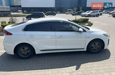 Лифтбек Hyundai Ioniq 2019 в 