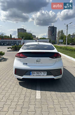 Лифтбек Hyundai Ioniq 2019 в 