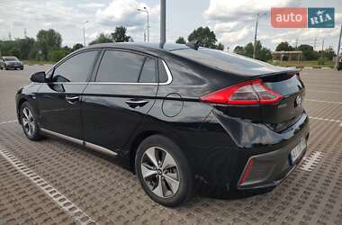 Хэтчбек Hyundai Ioniq 2017 в 