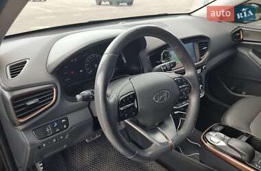 Хэтчбек Hyundai Ioniq 2017 в 