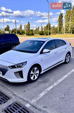 Хэтчбек Hyundai Ioniq 2018 в 